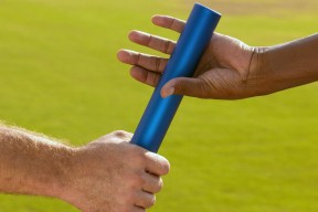 开云体育官网-广东队翻盘湖人，字母哥在世界排名争夺战接管比赛