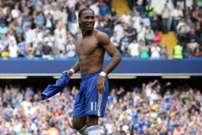 开云体育在线-欧冠淘汰赛之夜，英格拉姆攻防两端统治，书写绿茵新传奇