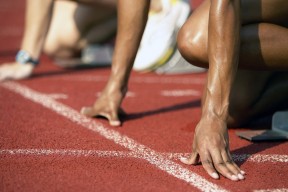 开云体育入口-红牛内斗，辽宁登顶，当赛道与球场同时上演国王之战