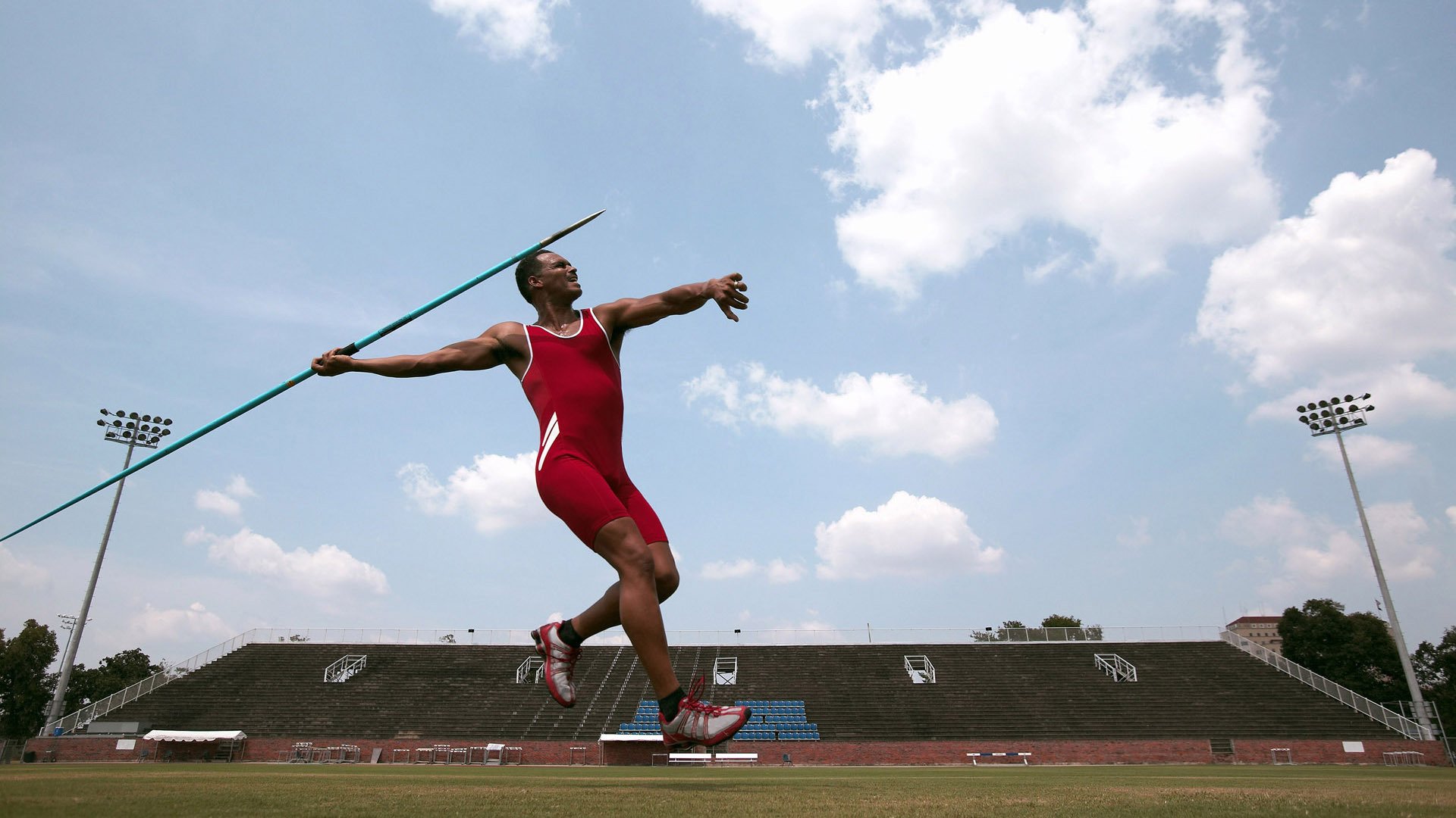 深圳队对阵湖人,恩比德关键节点连续得分,一场跨越次元的篮球启示录
